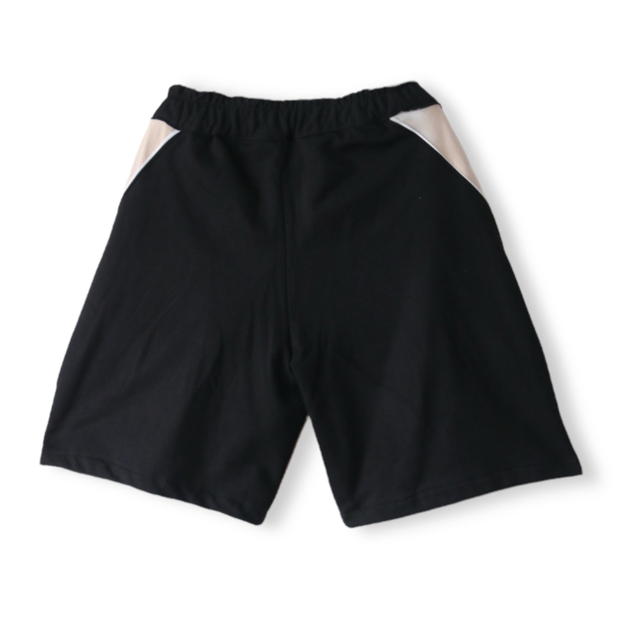SHORT WIDE – Pequeño gangster